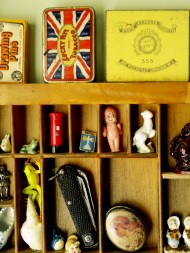 This Swiss army knife has sentimental value, as it was worn by Terry's grandfather during his service in WW1